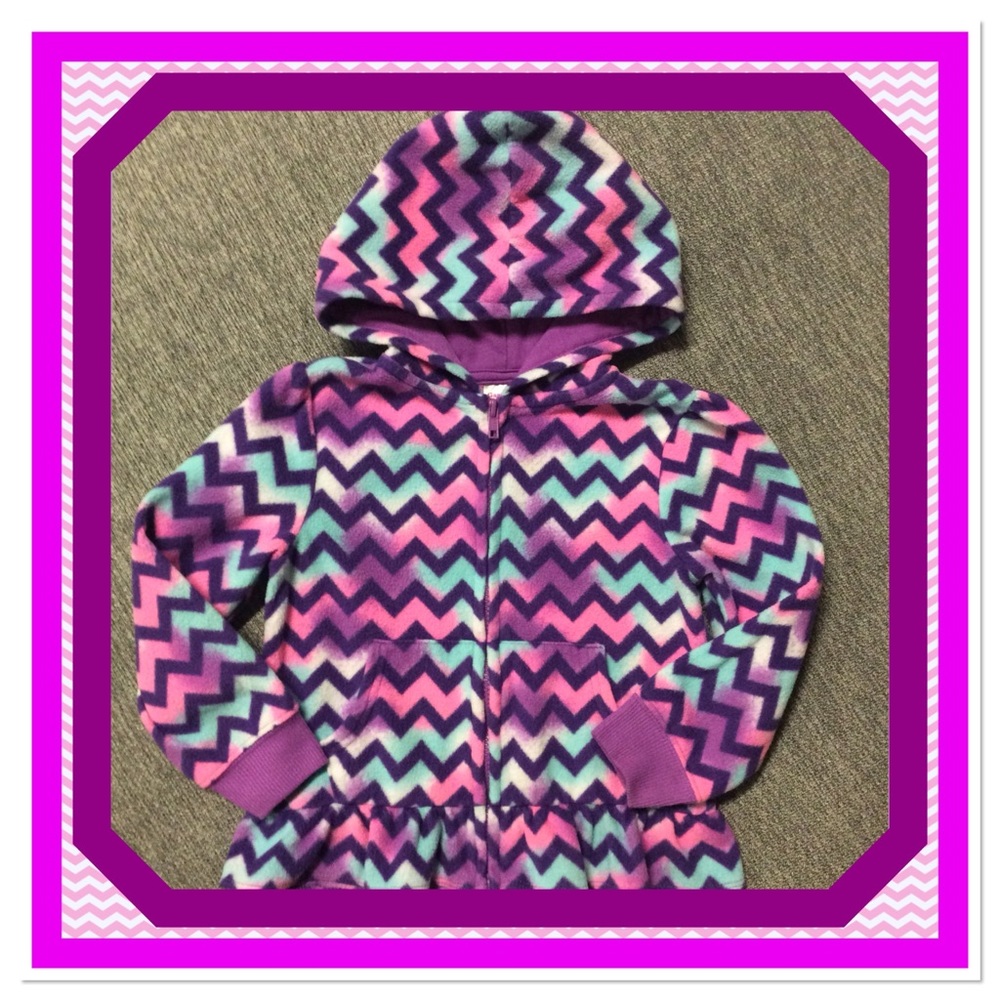 Chevron pattern zip up hoodie sz. 4t